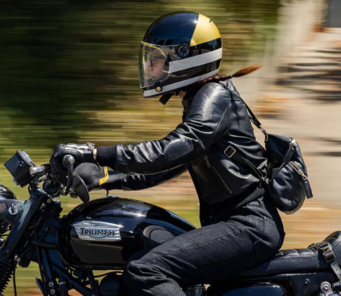 Bell Bullitt Black/Gold vel. L