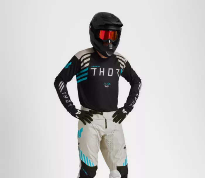 Thor 0110 - 8888 Fleet helma blackout vel. L