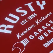 Rusty Pistons RPTSM96 Vista bordeaux