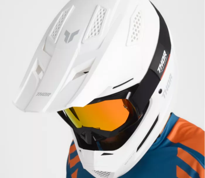 Thor 0110 - 8893 Fleet helma whiteout vel.S